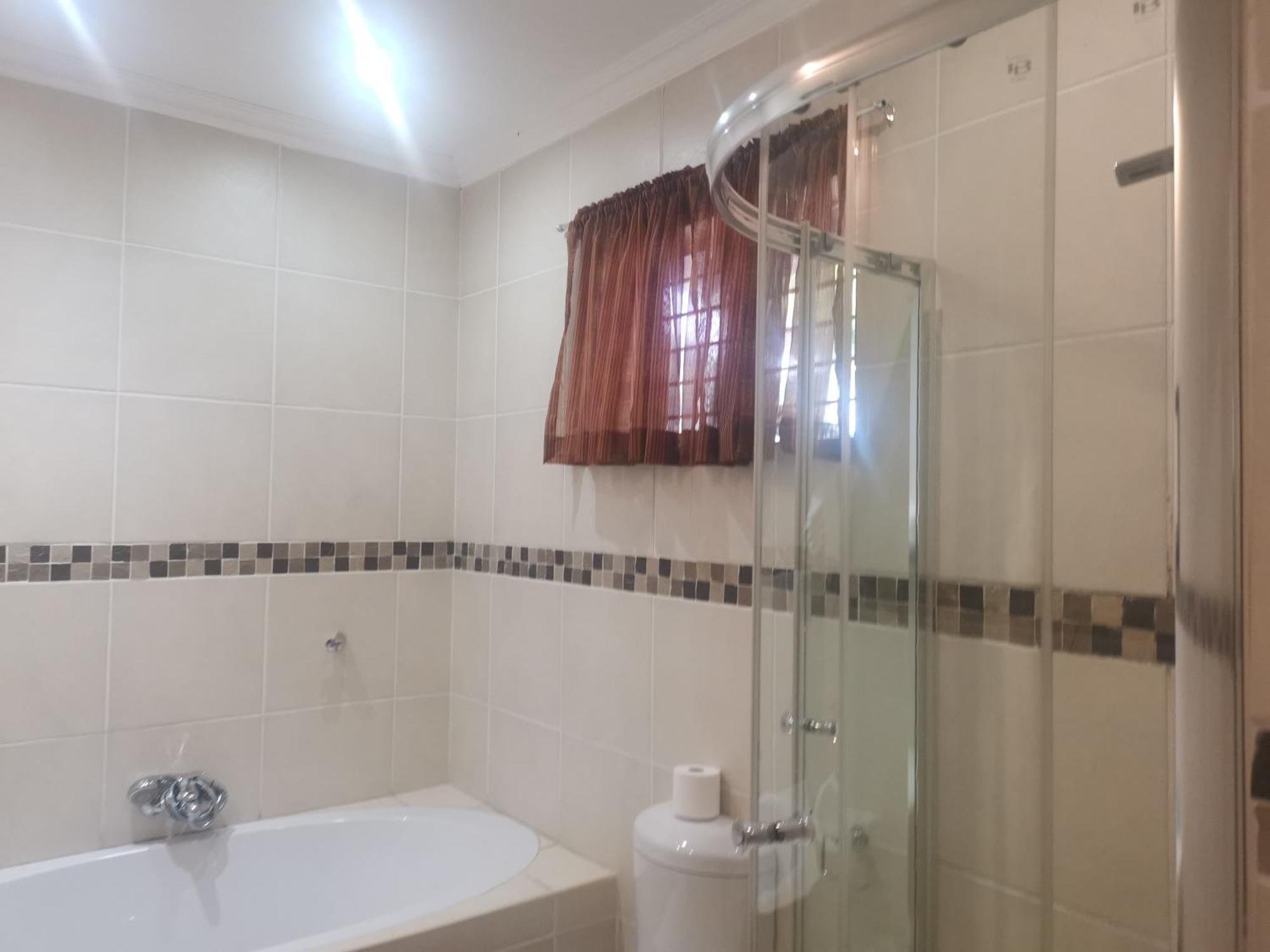 Aquila Guest House Pretoria Exterior photo